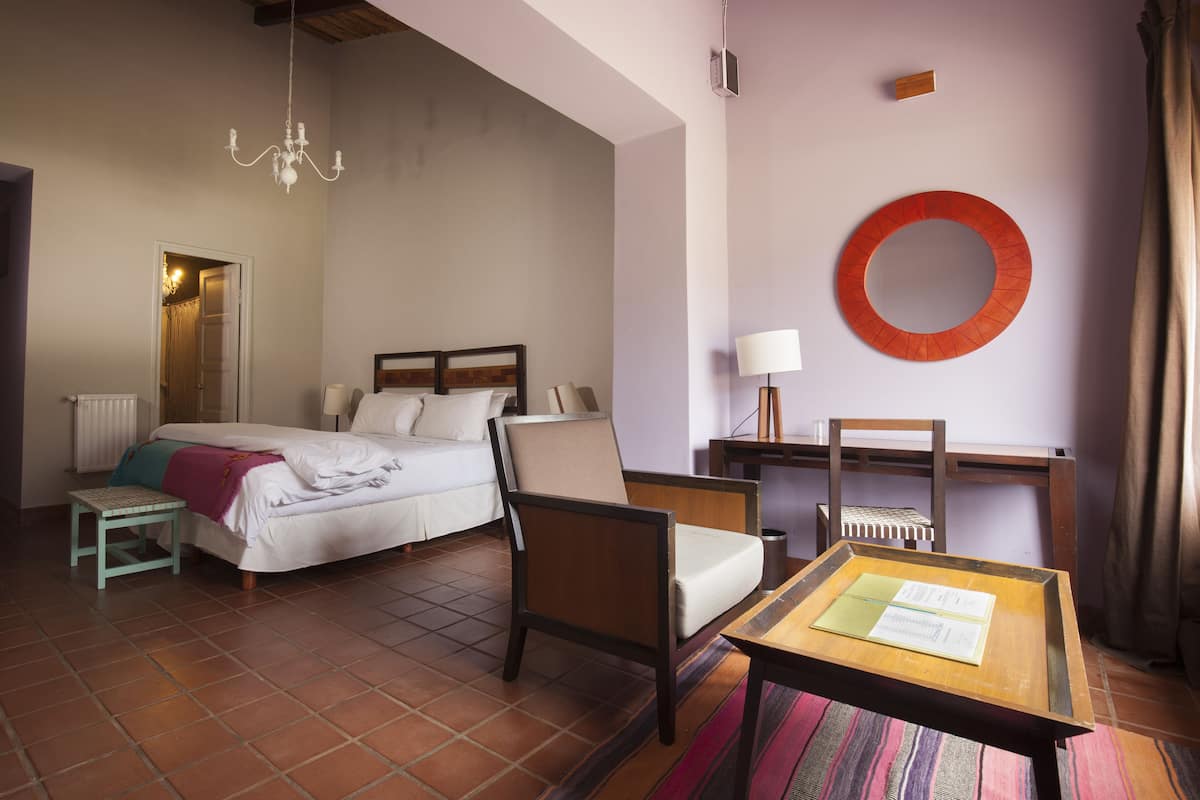 1 Schlafzimmer, Daunenbettdecken, Zimmersafe, individuell dekoriert