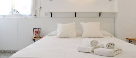 خزنة داخل الغرفة ومكواة/لوح كي وواي فاي مجانًا