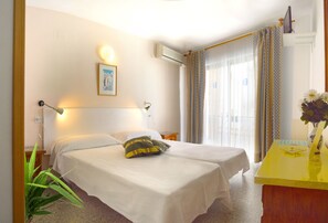 Caja fuerte, tabla de planchar con plancha, wifi gratis