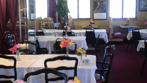 Dining - Amber Inn (Chicago)