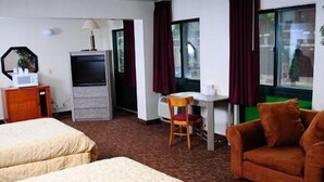 Double Room, 2 Double Beds | Desk, WiFi (free) - Amber Inn (Chicago)