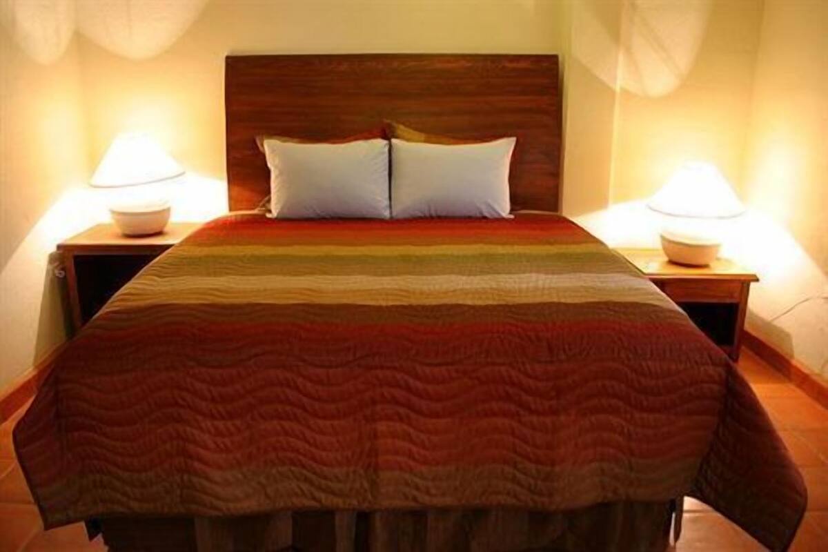 Standard Suite, 1 King Bed | Premium bedding, pillowtop beds, in-room safe, blackout drapes