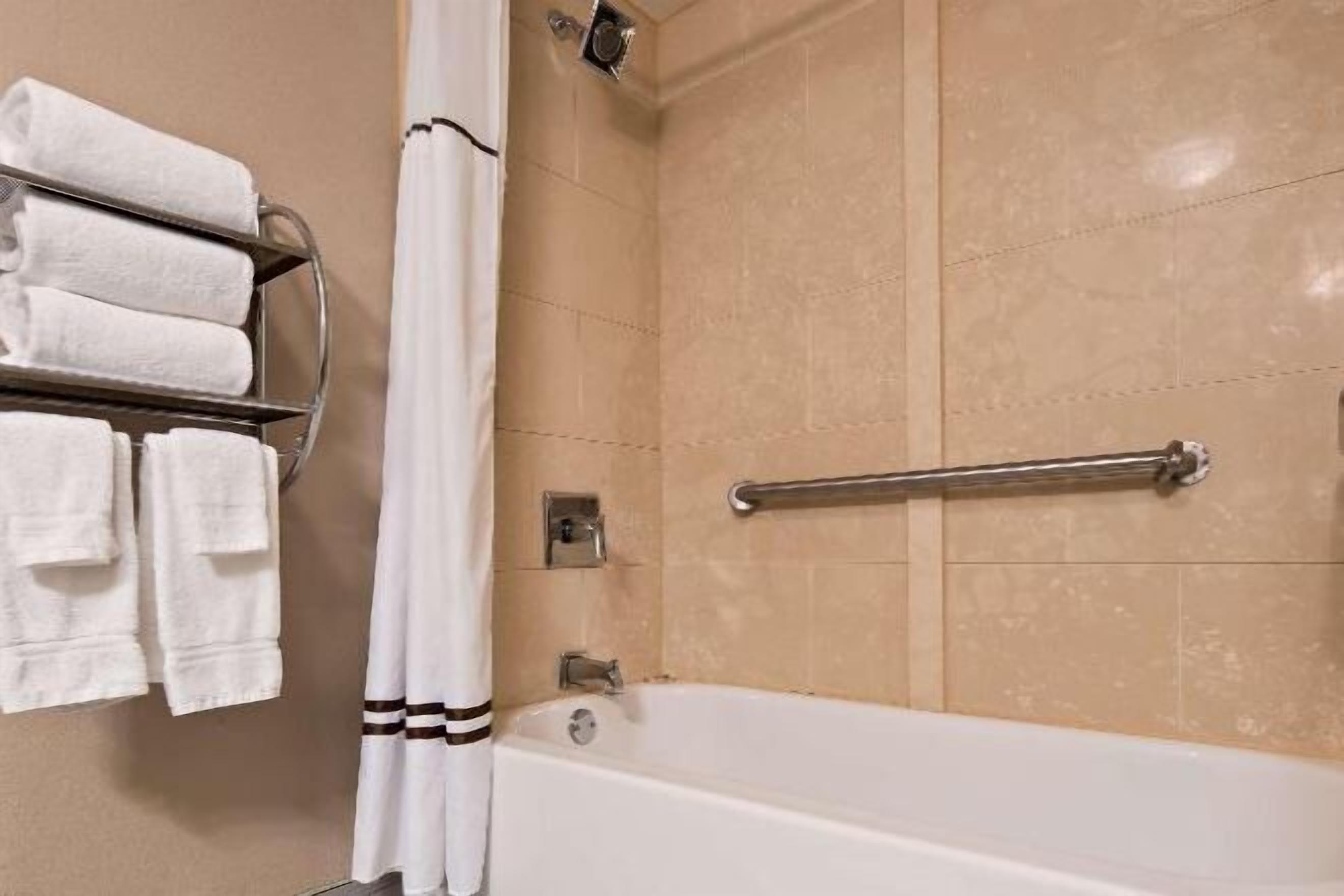 Bathroom | Free toiletries, hair dryer, towels, soap