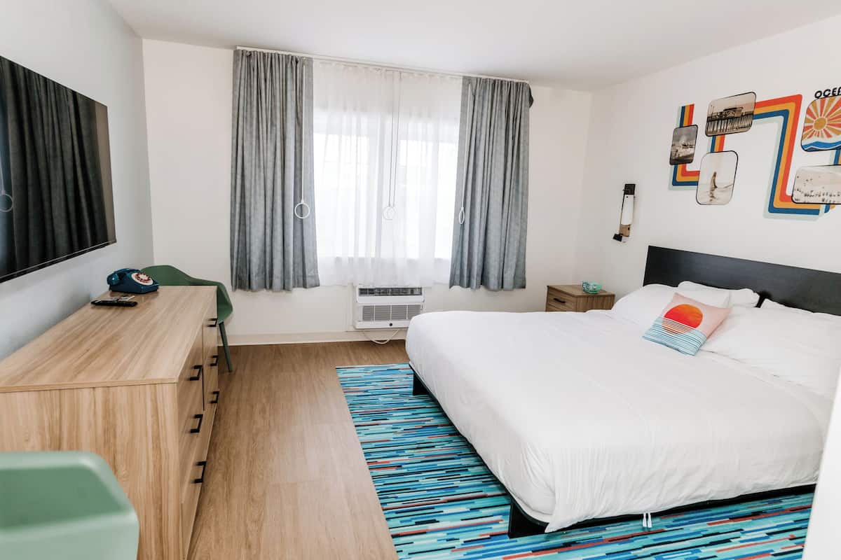 In-room safe, laptop workspace, blackout drapes, free WiFi