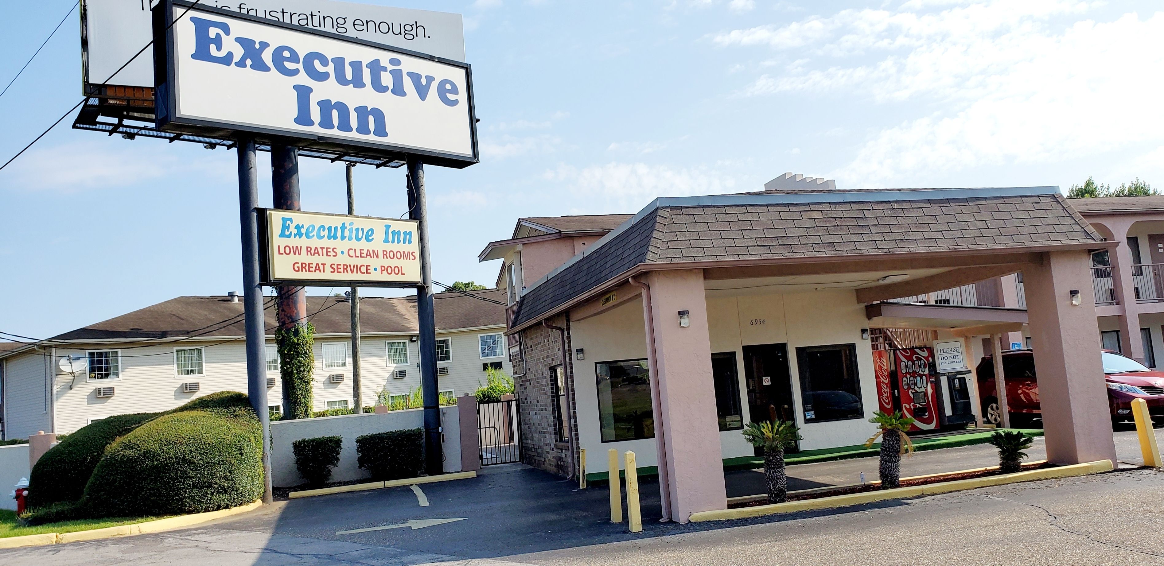 Photo - Executive Inn