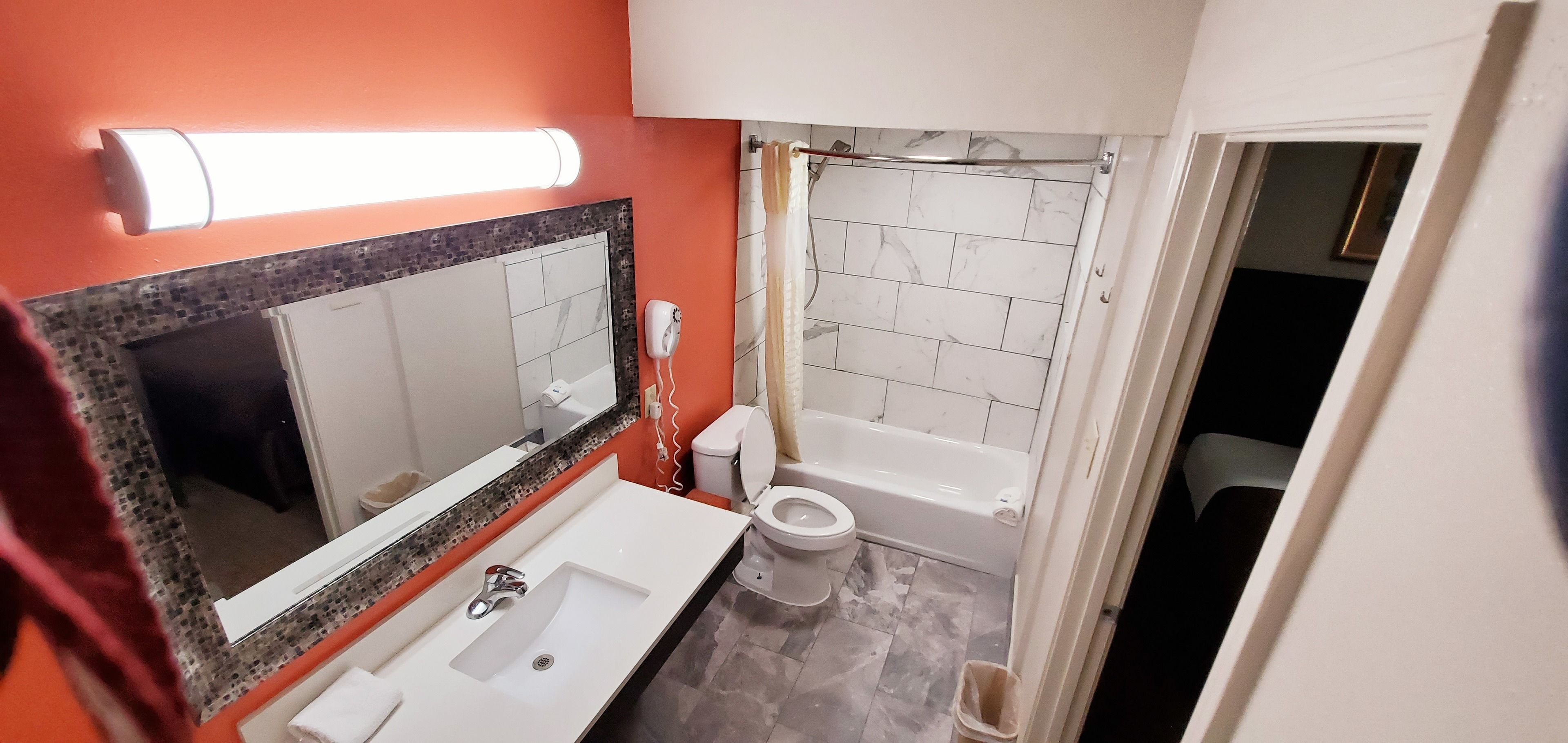 Photo - Executive Inn