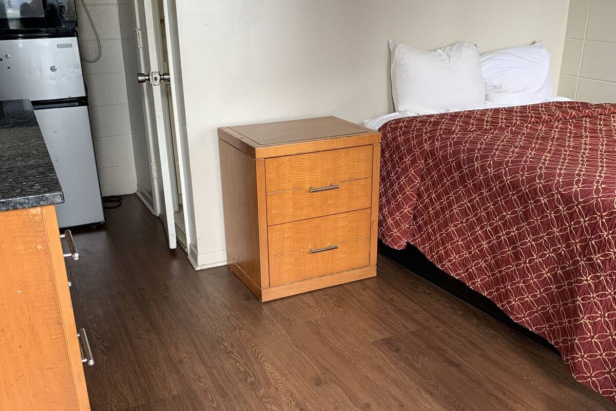 Single Double Bed | Iron/ironing board, WiFi (free), alarm clocks, bed sheets