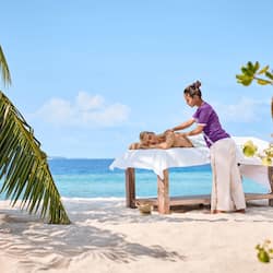 Couples treatment rooms, body treatments, hot stone massages