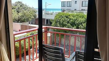 Luxury King with Balcony Sea View | Balcony