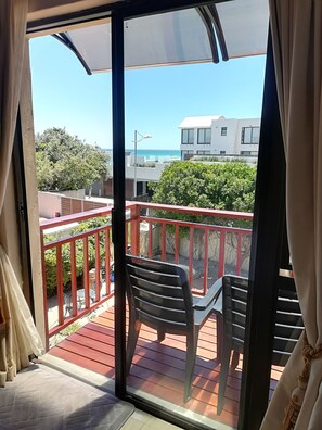 Luxury King with Balcony Sea View | Balcony