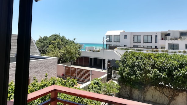 Luxury Queen Balcony and Sea View  | Balcony view - Blouberg Manor (Cape Town)