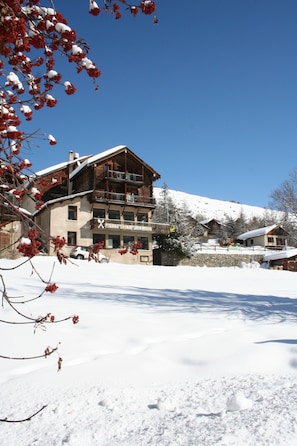 Front of property - Le Chamois (Molines-en-Queyras)