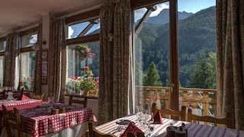 Frühstück, Mittagessen, Abendessen, französische Küche