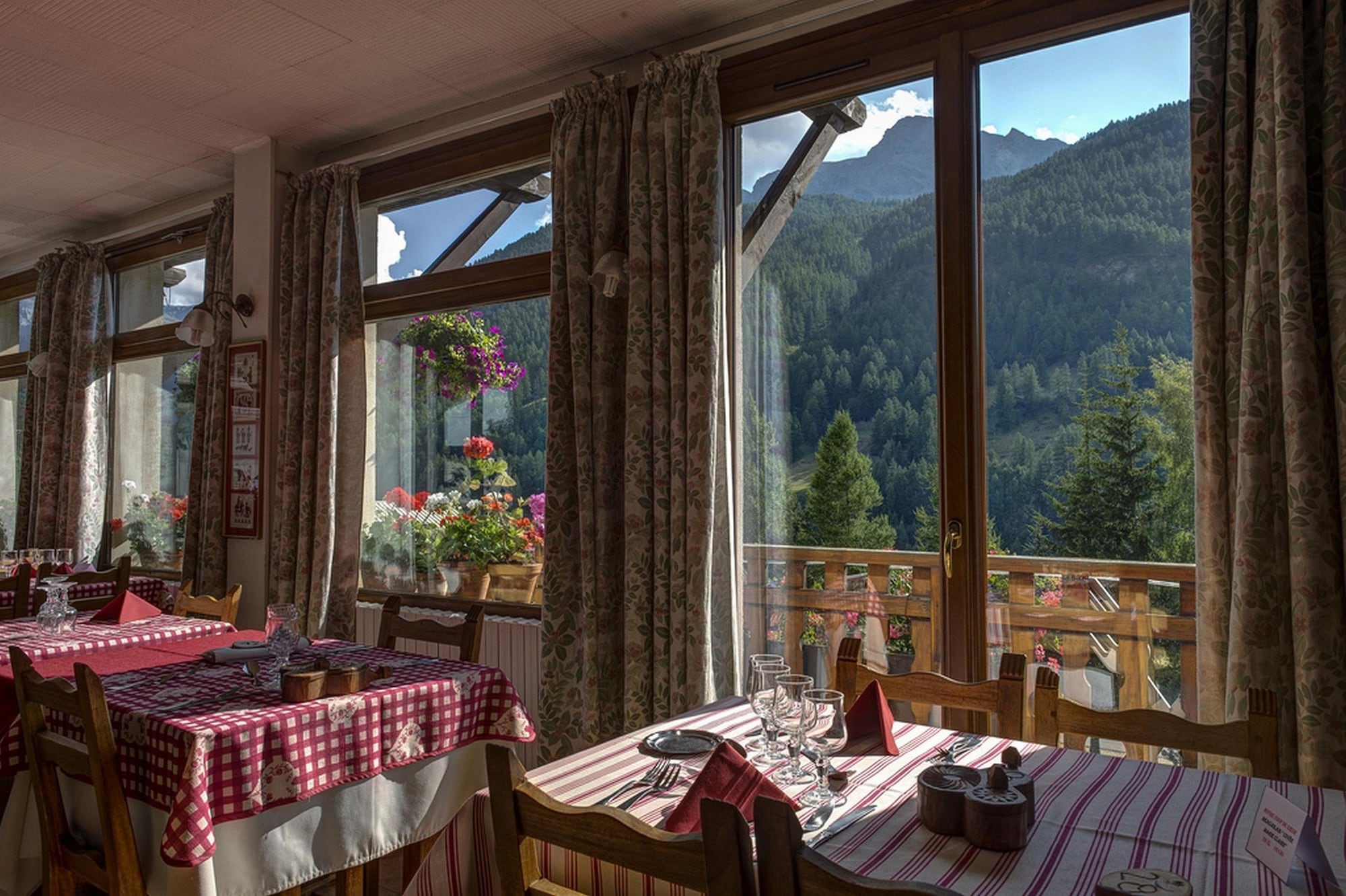 2 Star Hotels