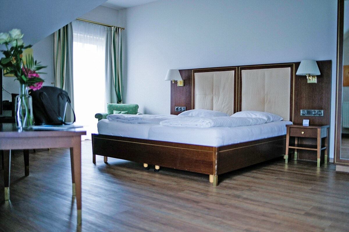 1 Schlafzimmer, Zimmersafe, Schreibtisch, Verdunkelungsvorhänge