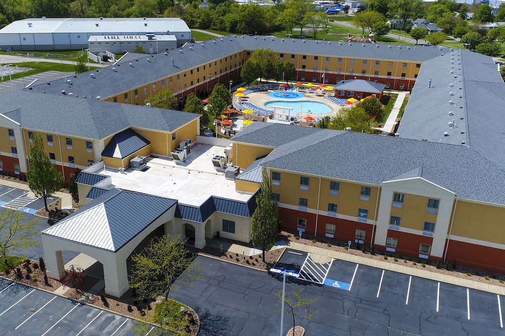 Cedar Point's Express Hotel