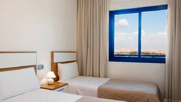 1 makuuhuone, vauvansängyt, vuodevaatteet