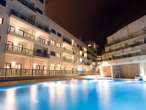 Piscine extérieure (ouverte en saison)