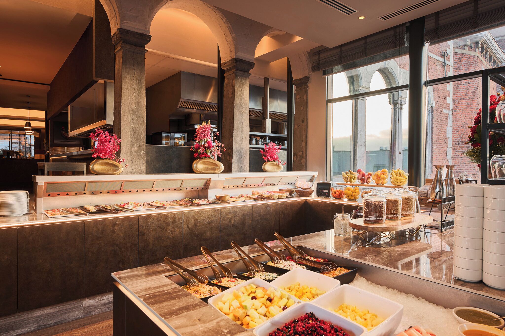 Daily buffet breakfast for a fee