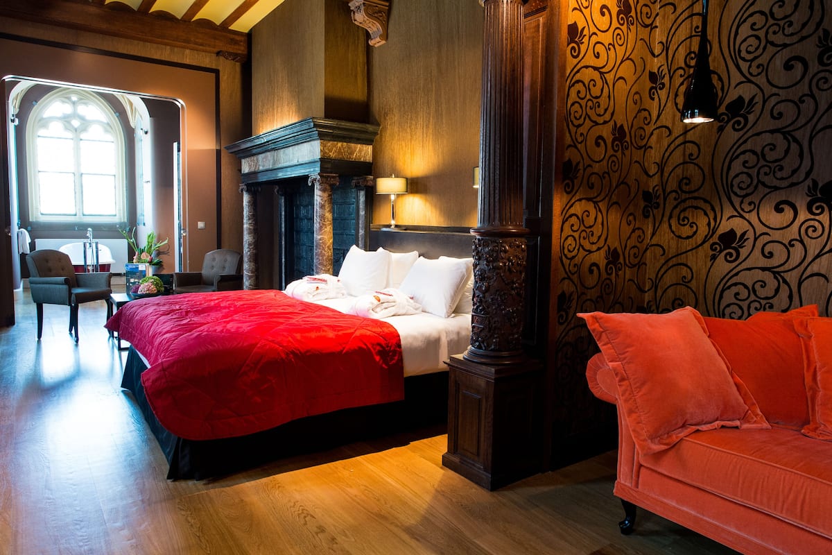 junior suite | 1 bedroom, frette italian sheets, hypo-allergenic bedding, minibar