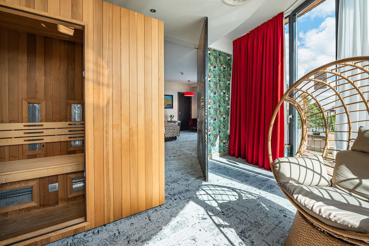 Wellness Suite (with private sauna) | 1 dormitorio, sábanas italianas Frette, ropa de cama hipoalergénica