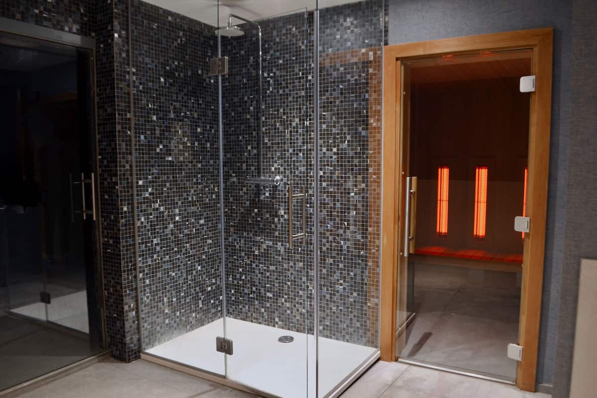 sauna, hot tub, turkish bath/hammam, body treatments, hydrotherapy