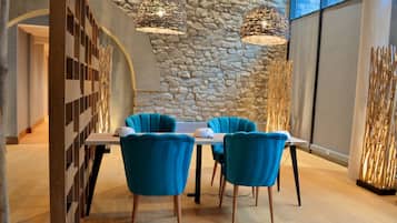 Sauna, hot tub, Turkish bath, body treatments, hydrotherapy