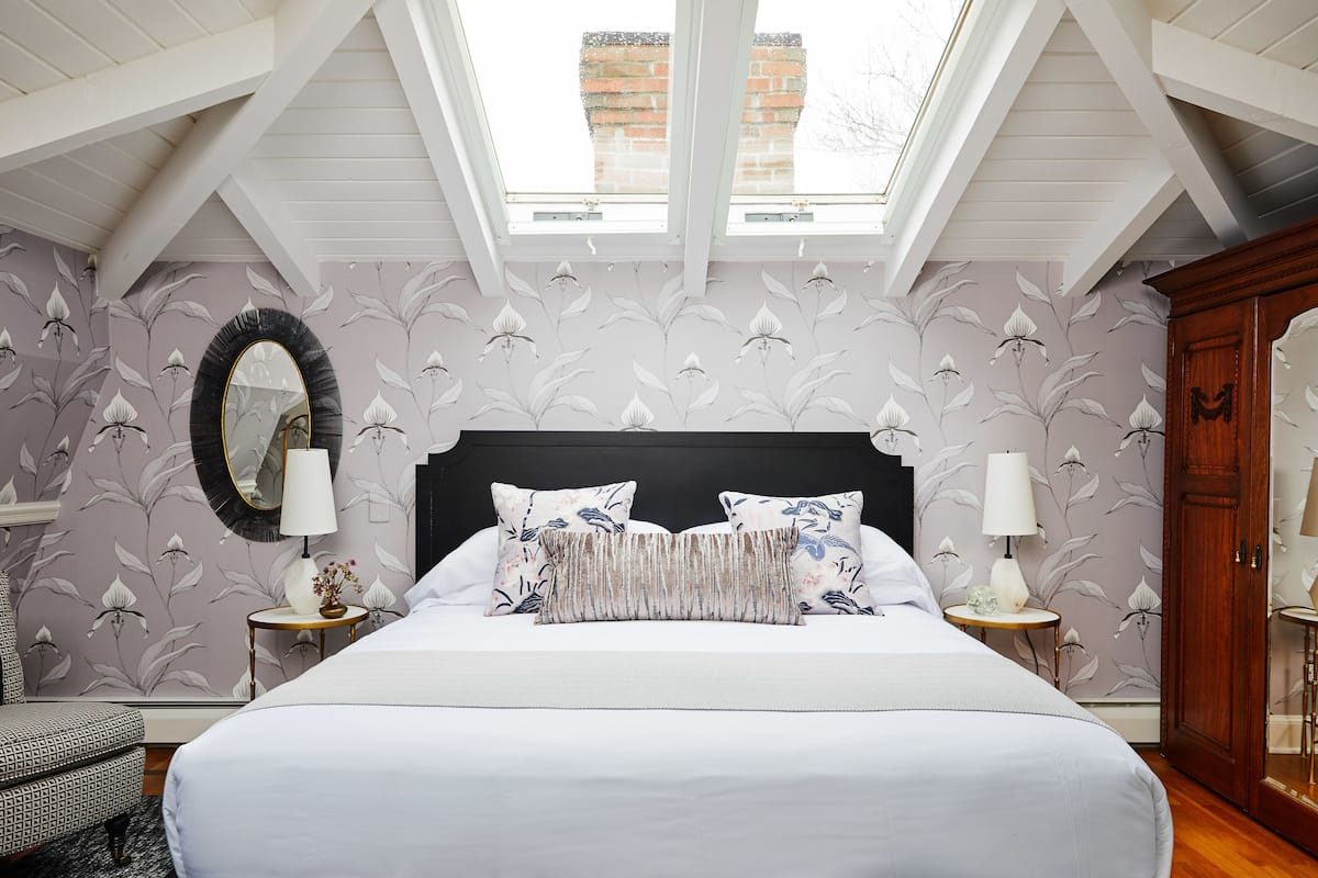 Room, 1 King Bed (The Loft)