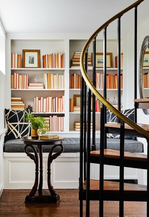 Suite, 1 Queen Bed, Partial Ocean View (Garden Suite) | Premium bedding, pillowtop beds, individually decorated