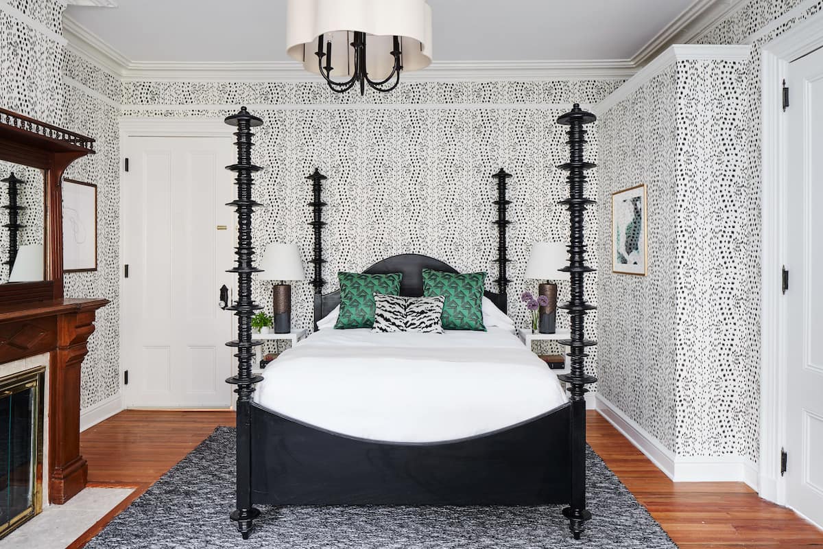Room, 1 Queen Bed (Victorian Room)