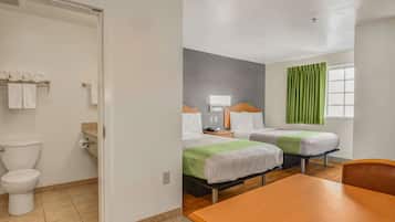 Verdunkelungsvorhänge, Bügeleisen/Bügelbrett, kostenloses WLAN