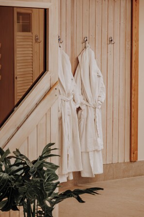 Sauna, body treatments, body wraps, thalassotherapy, facials