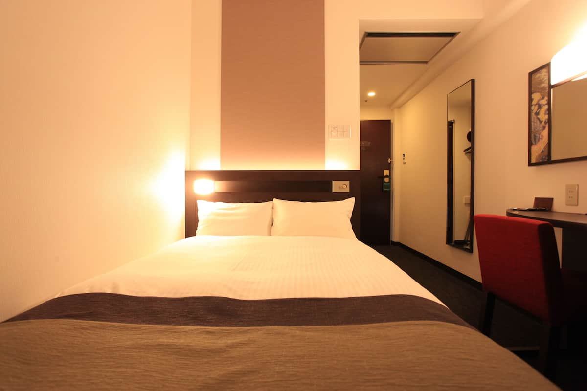 Semi Double Room | In-room safe, desk, blackout drapes, soundproofing
