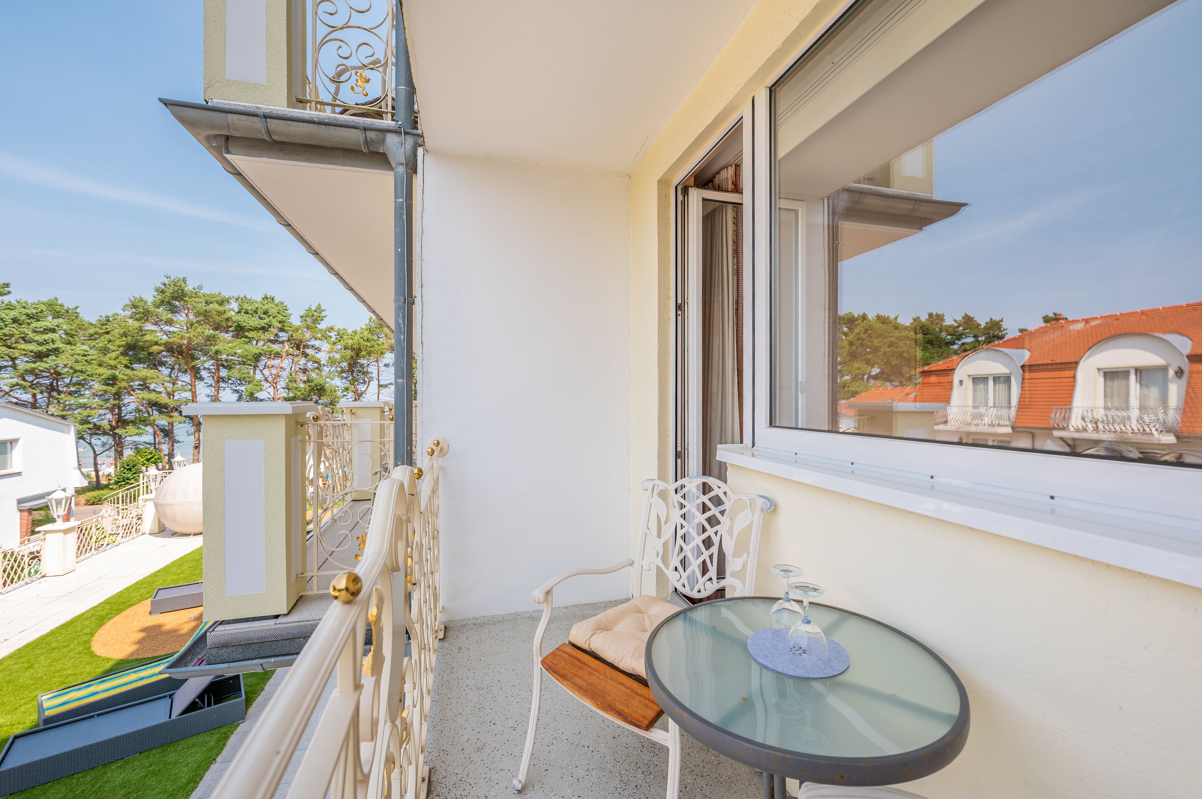 1 bedroom, hypo-allergenic bedding, minibar, in-room safe