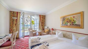 Comfort-Doppelzimmer, Balkon, Seeseite | 1 Schlafzimmer, Allergikerbettwaren, Minibar, Zimmersafe