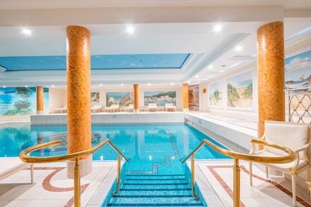 Una piscina techada