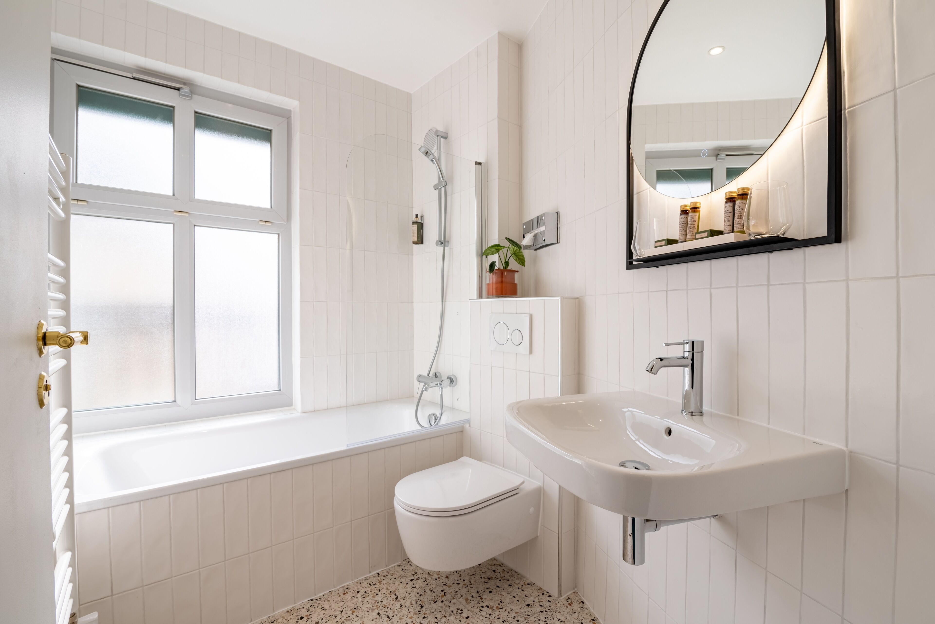 comfort double room, bathtub | bathroom | free toiletries, hair dryer, bathrobes, slippers