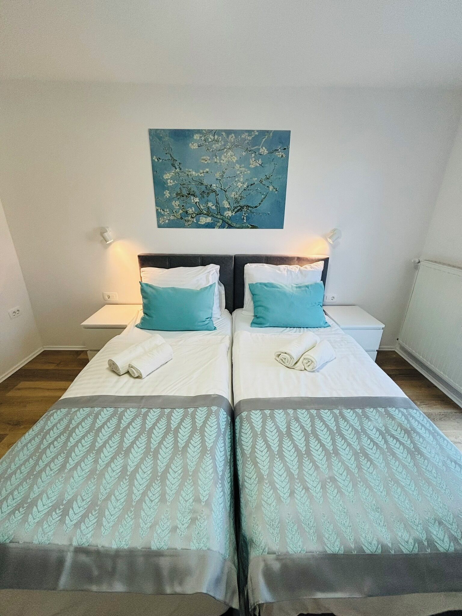 in-room safe, desk, laptop workspace, blackout curtains