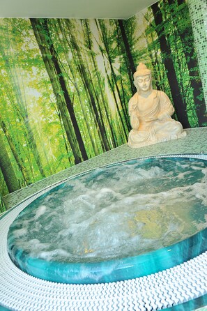 Bañera de hidromasaje interior