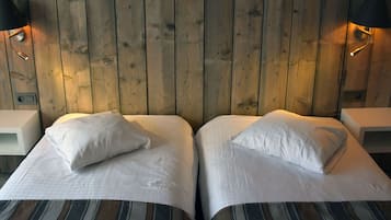 Standard Double or Twin Room | In-room safe, desk, iron/ironing board, free WiFi
