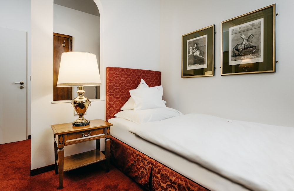 GEBHARDS HOTEL by null