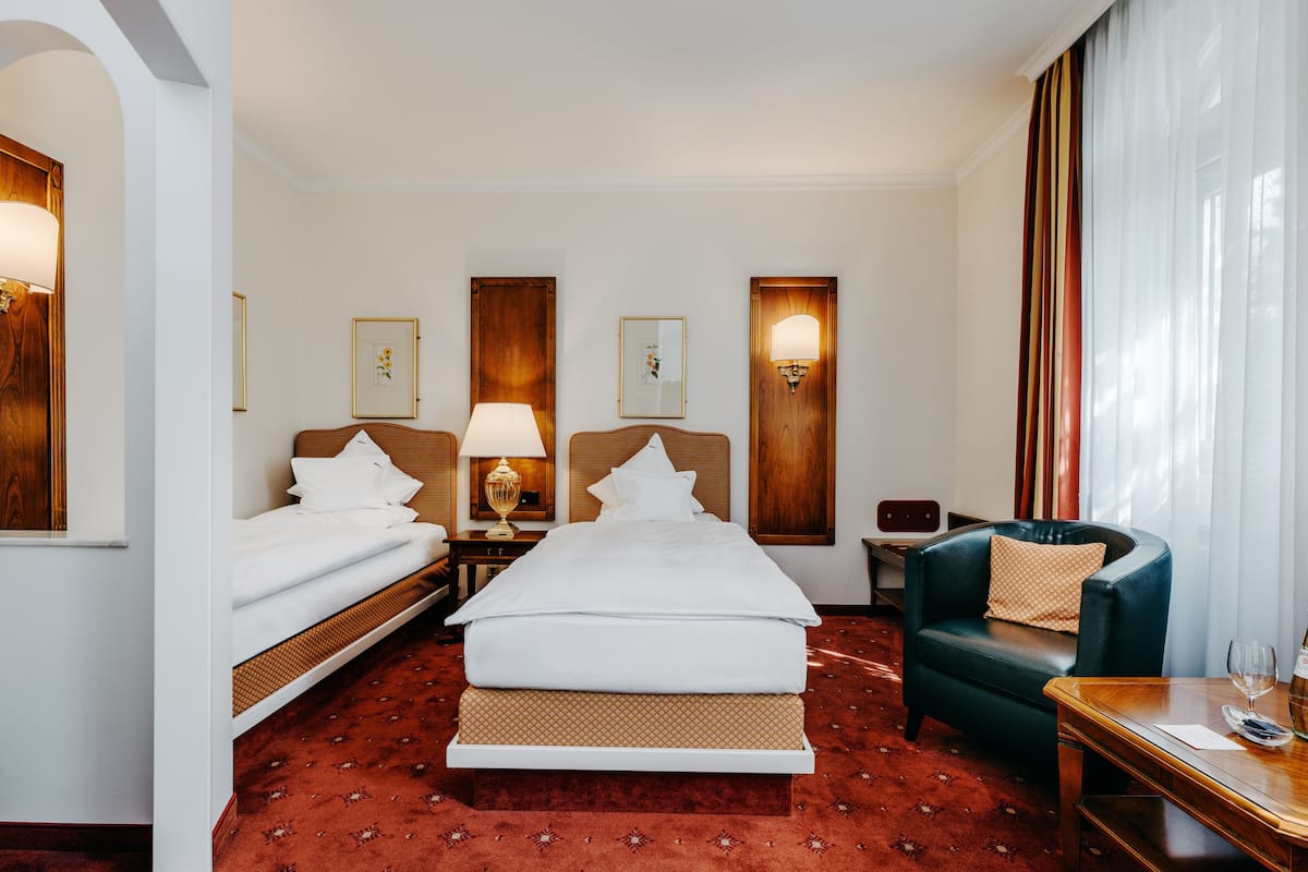 standard twin room, 2 single beds | 1 bedroom, premium bedding, down duvets, minibar