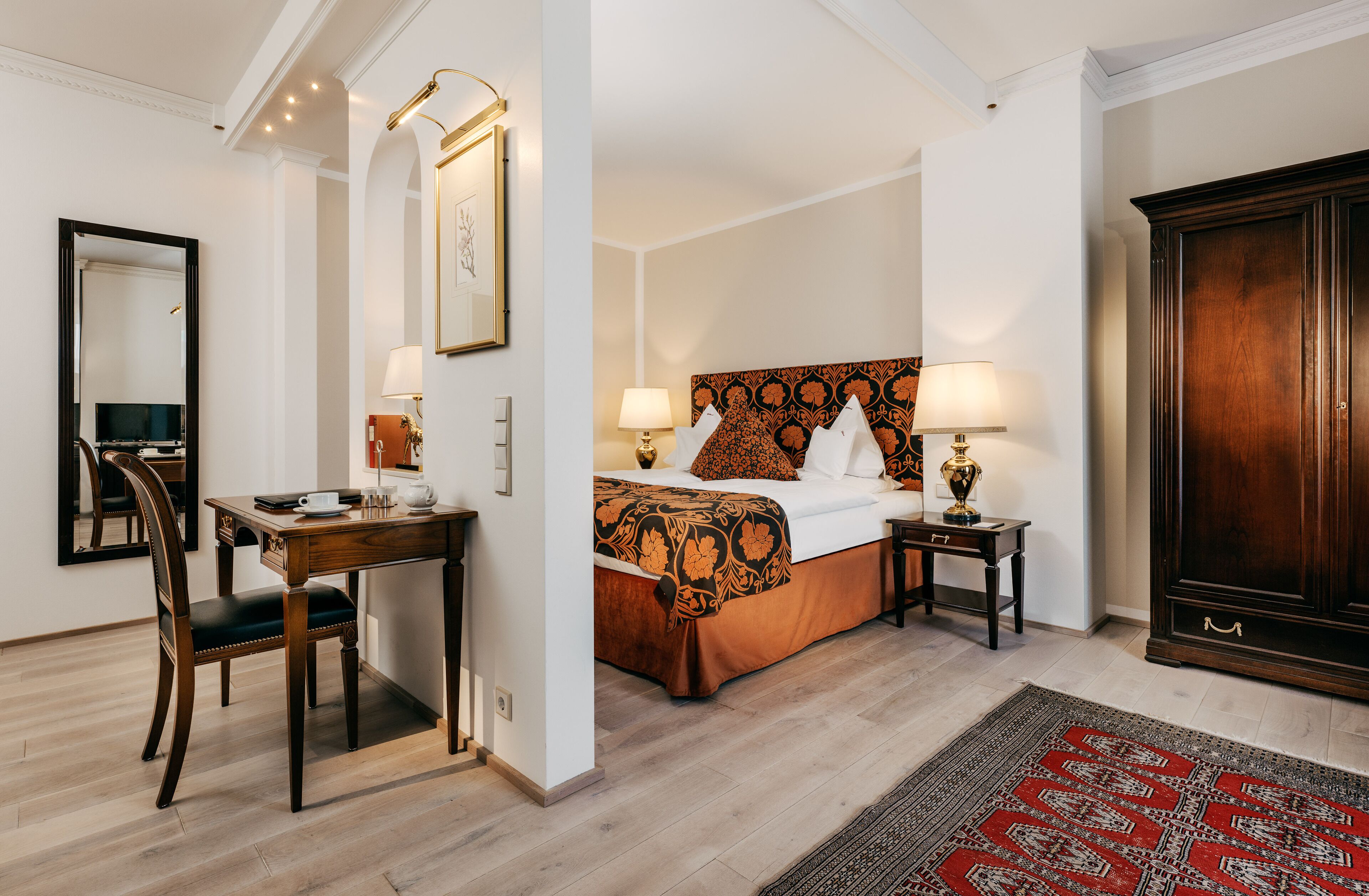 suite | 1 bedroom, premium bedding, down duvets, minibar