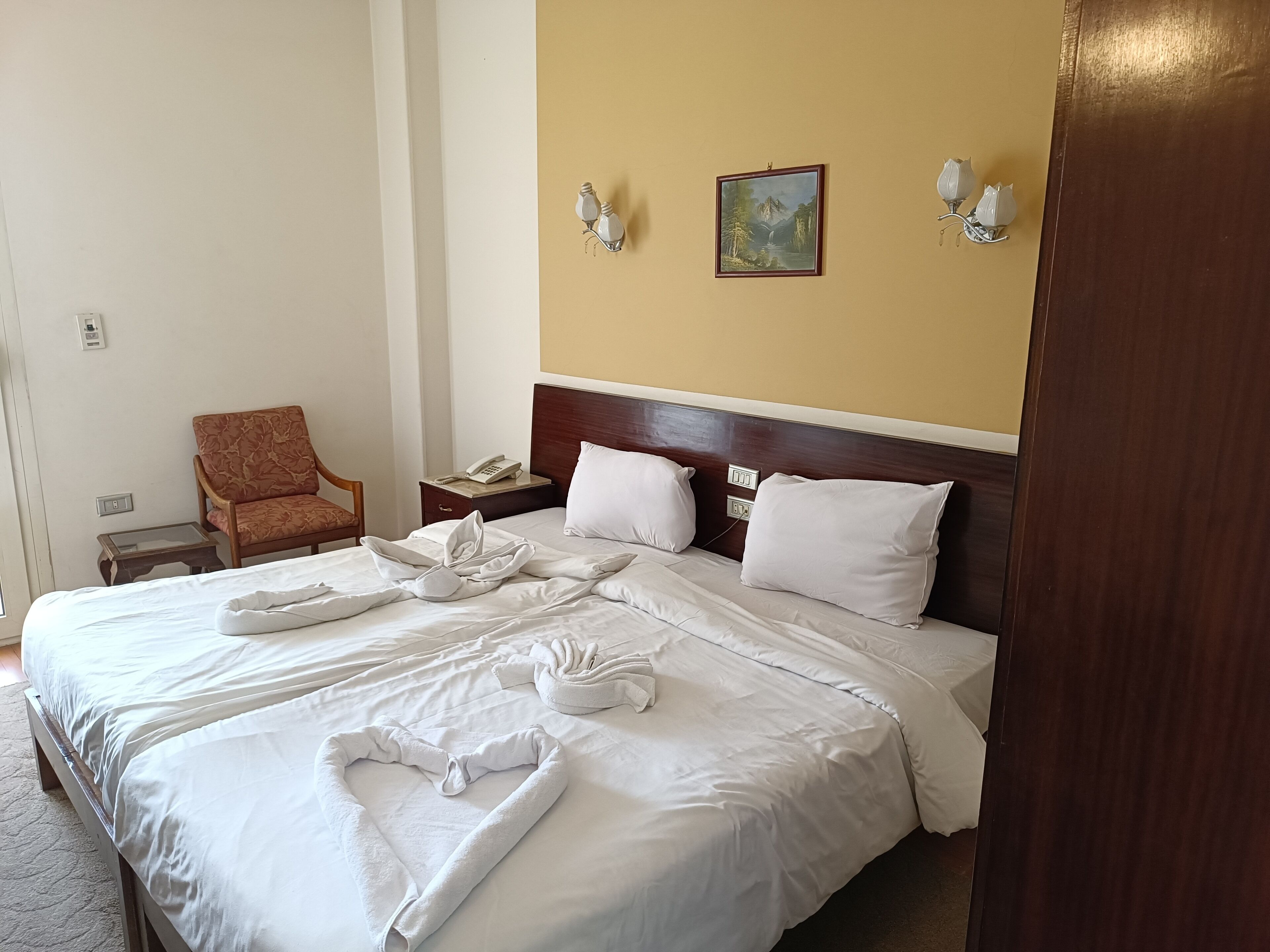standard room | 1 bedroom, premium bedding, minibar, in-room safe