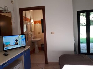 In-room safe, individually furnished, desk, free cribs/infant beds - La Meta Alghero Rugby (Alghero)