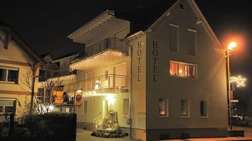 Façade de lâhĂ©bergement - soirĂ©e/nuit