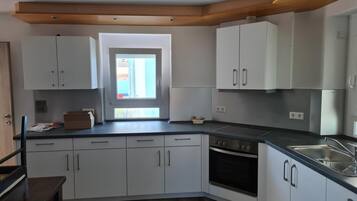 Wasserkocher mit Kaffee-/Teezubehör