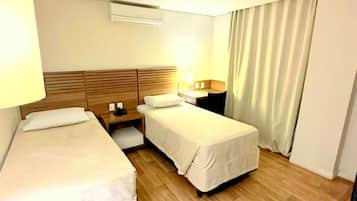 Executivo Duas Camas Solteiro | Frigobar, cofres nos quartos, quartos à prova de som, Wi-Fi de cortesia