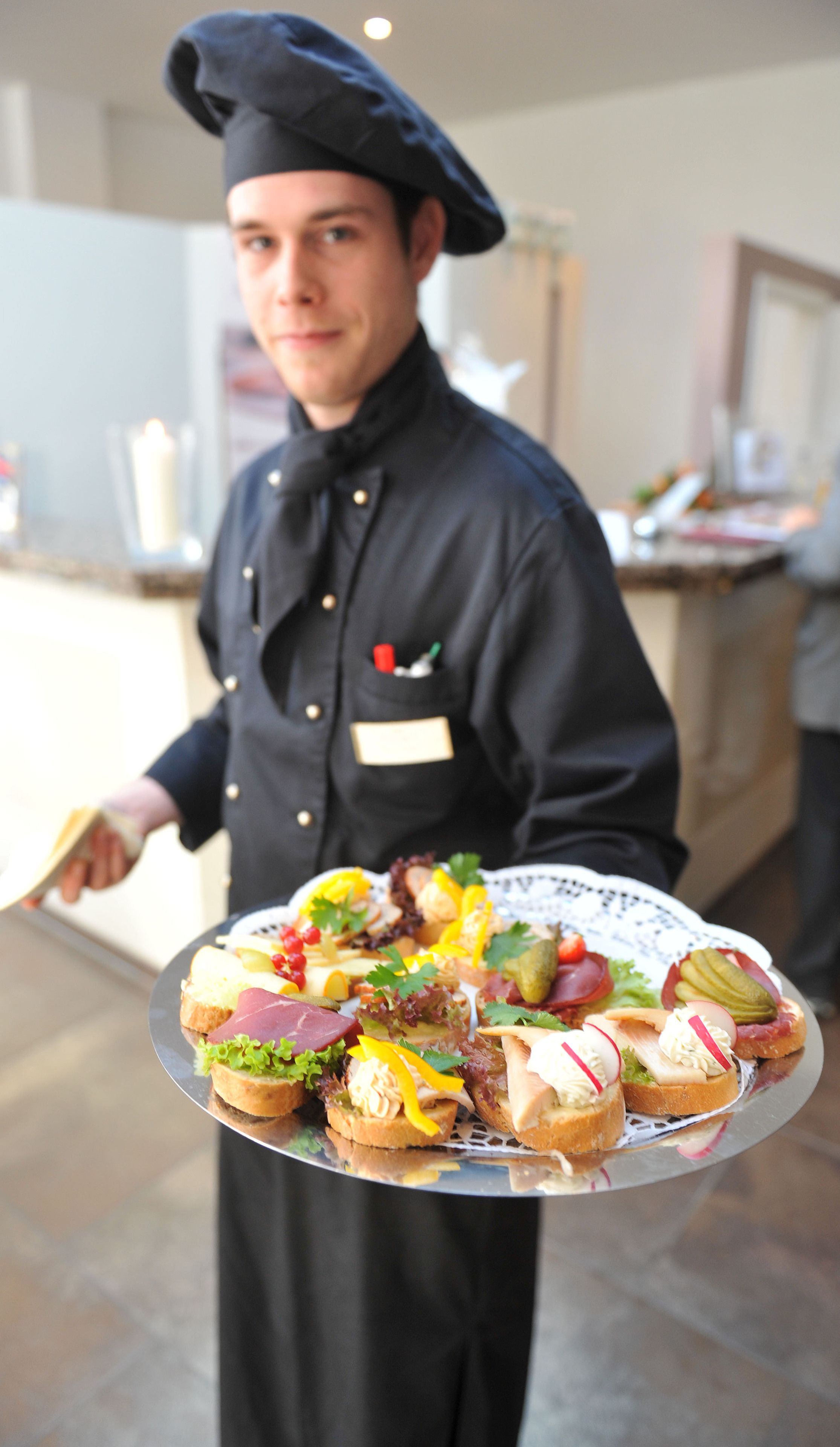 تقديم الإفطار، الأطباق العالمية، تناول الطعام في الهواء الطلق