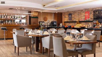 Frühstück, Mittagessen und Abendessen